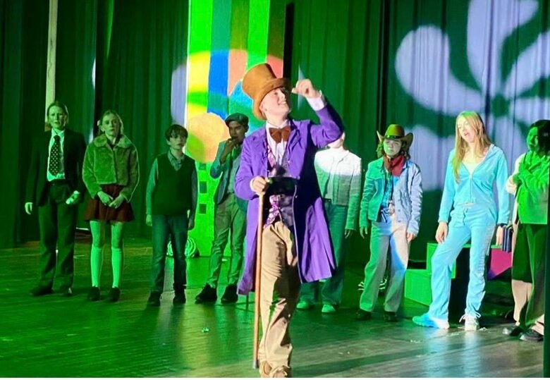 Junior drama students strike gold