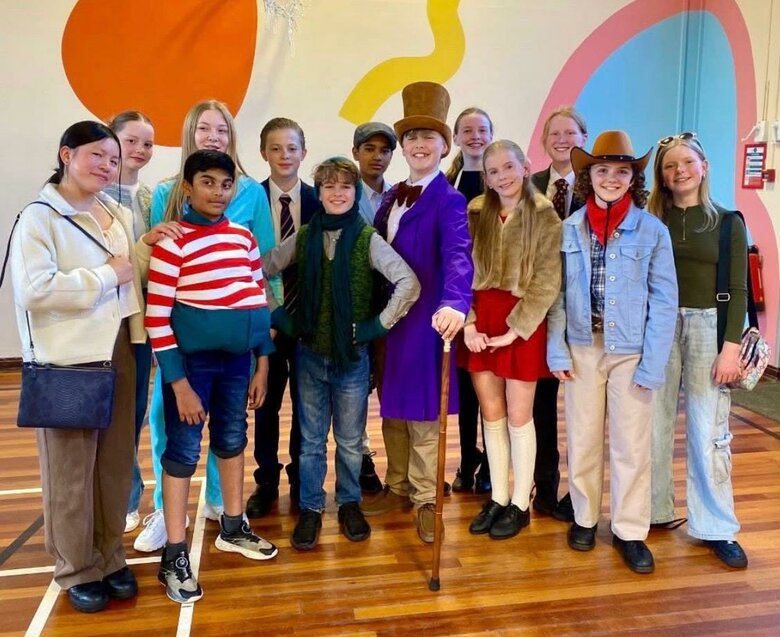 Junior drama students strike gold