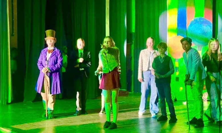 Junior drama students strike gold
