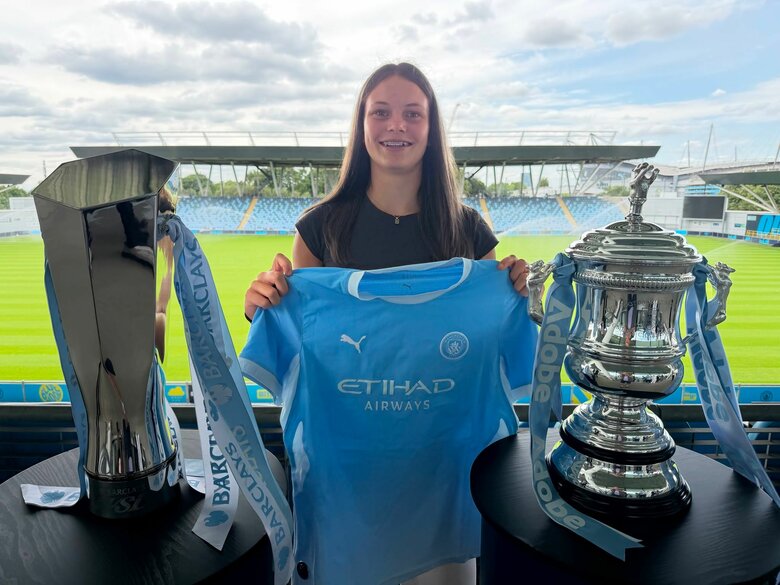 ​RGS star Lottie signs for Man City